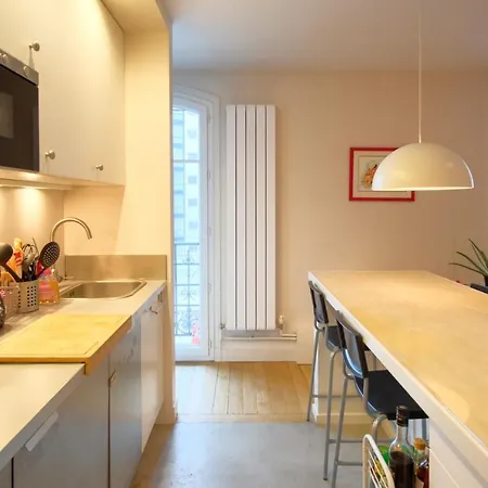 Beautiful And Bright Apartment Near Eiffel Tower Apartmán